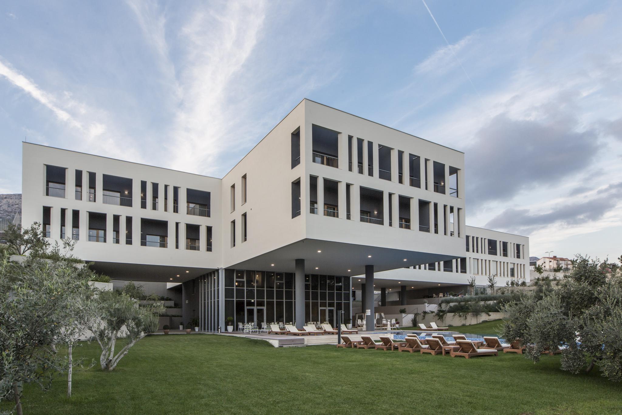 Hotel Salona Palace Dış mekan fotoğraf