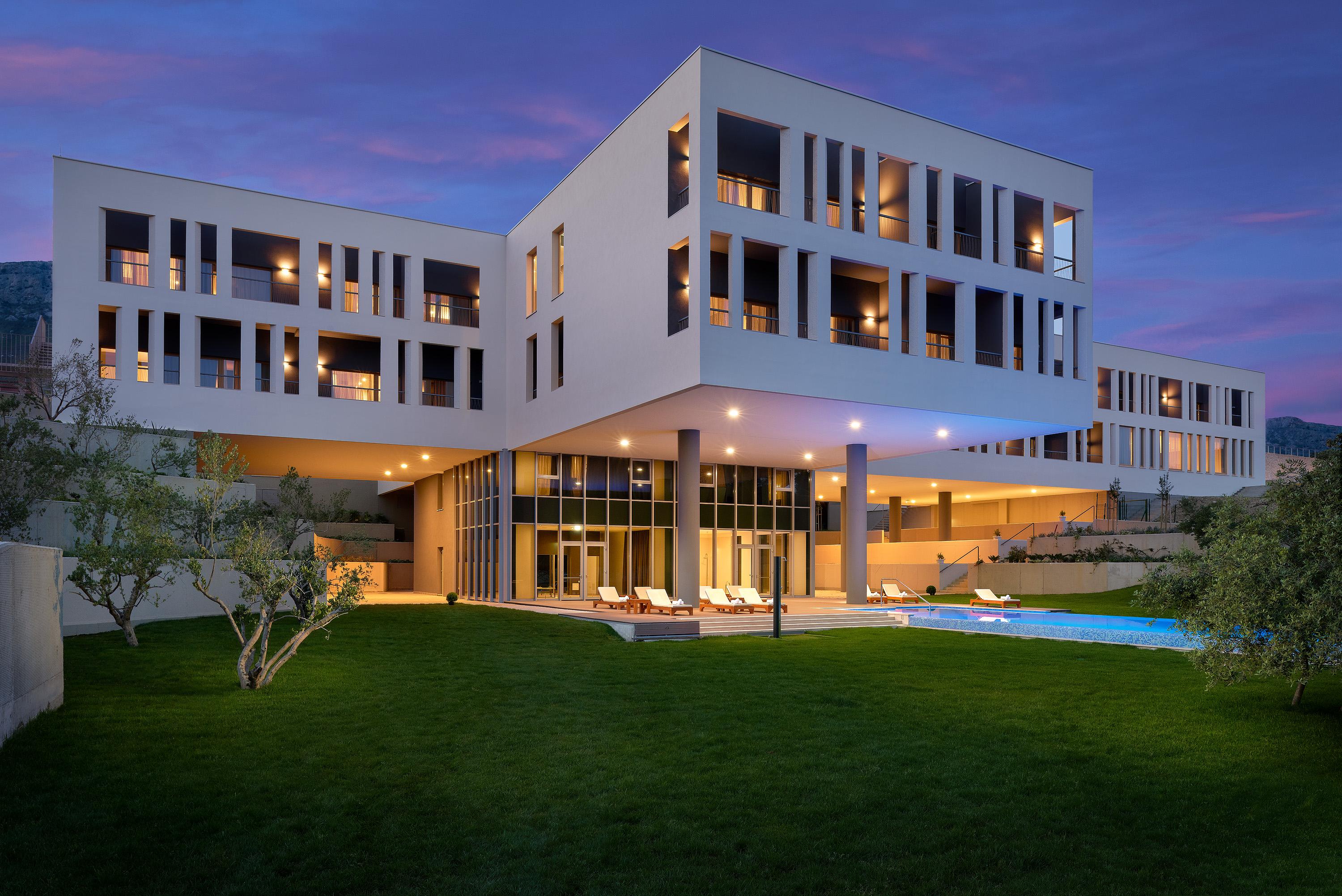 Hotel Salona Palace Dış mekan fotoğraf