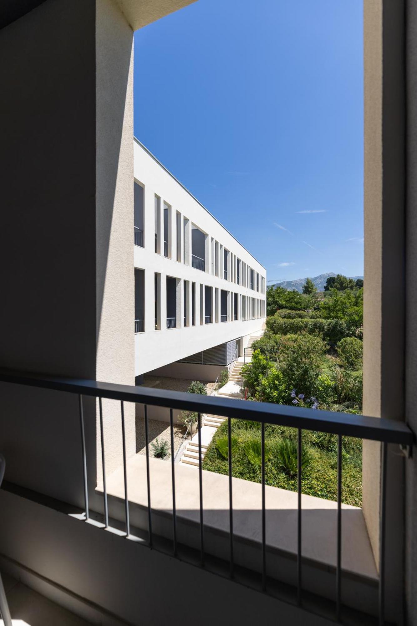 Hotel Salona Palace Dış mekan fotoğraf