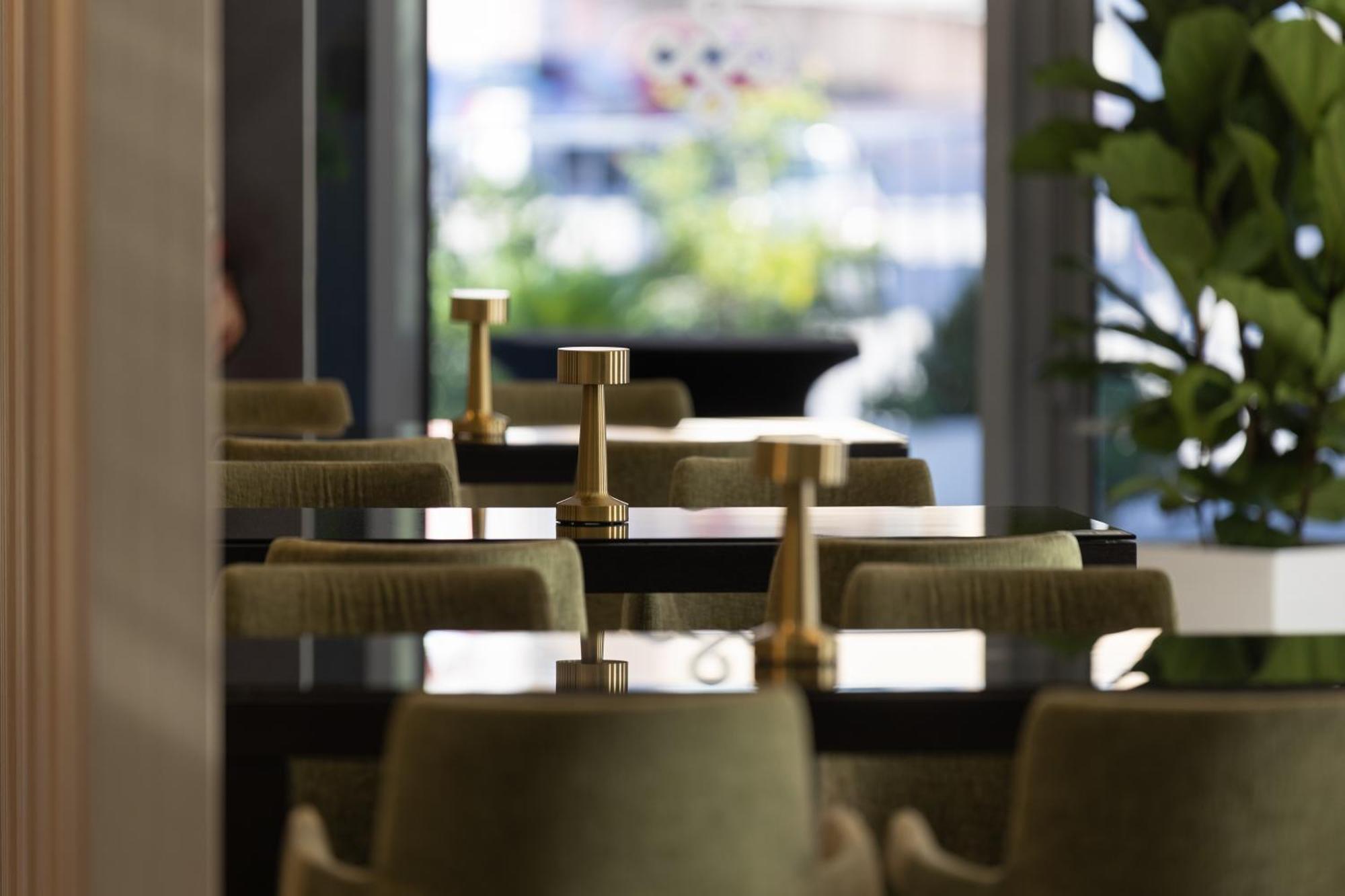 Hotel Salona Palace Dış mekan fotoğraf