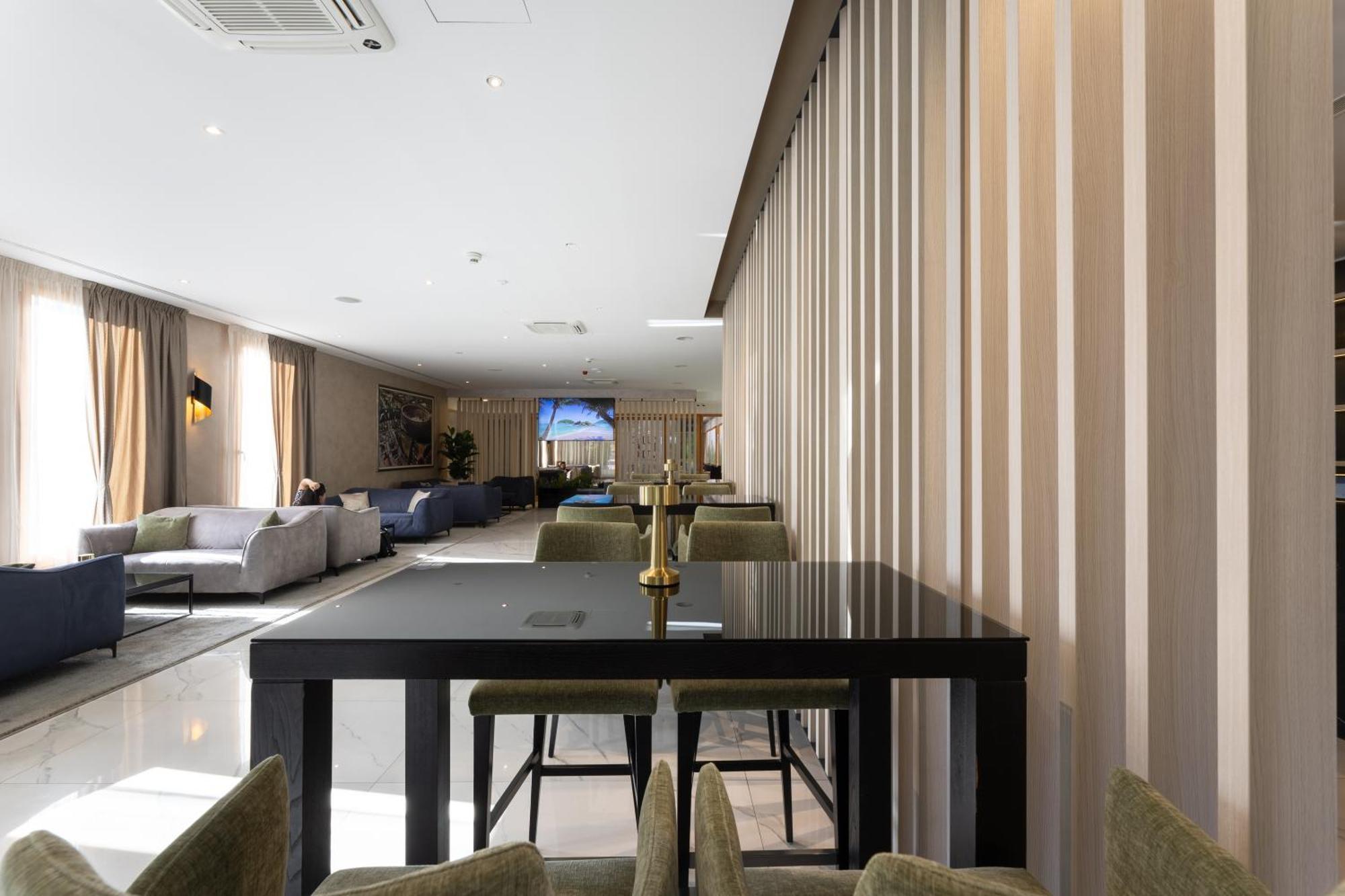 Hotel Salona Palace Dış mekan fotoğraf