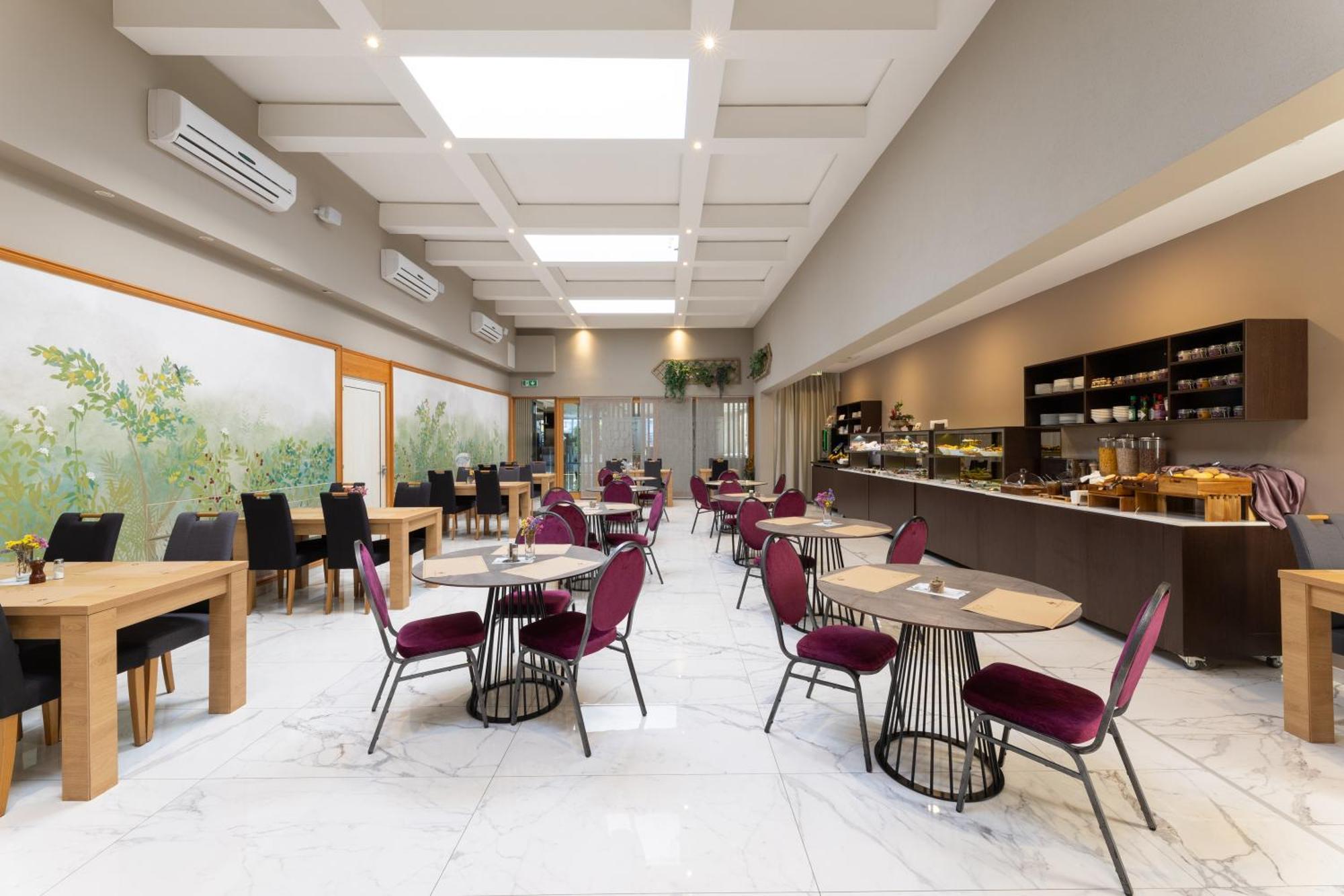 Hotel Salona Palace Dış mekan fotoğraf